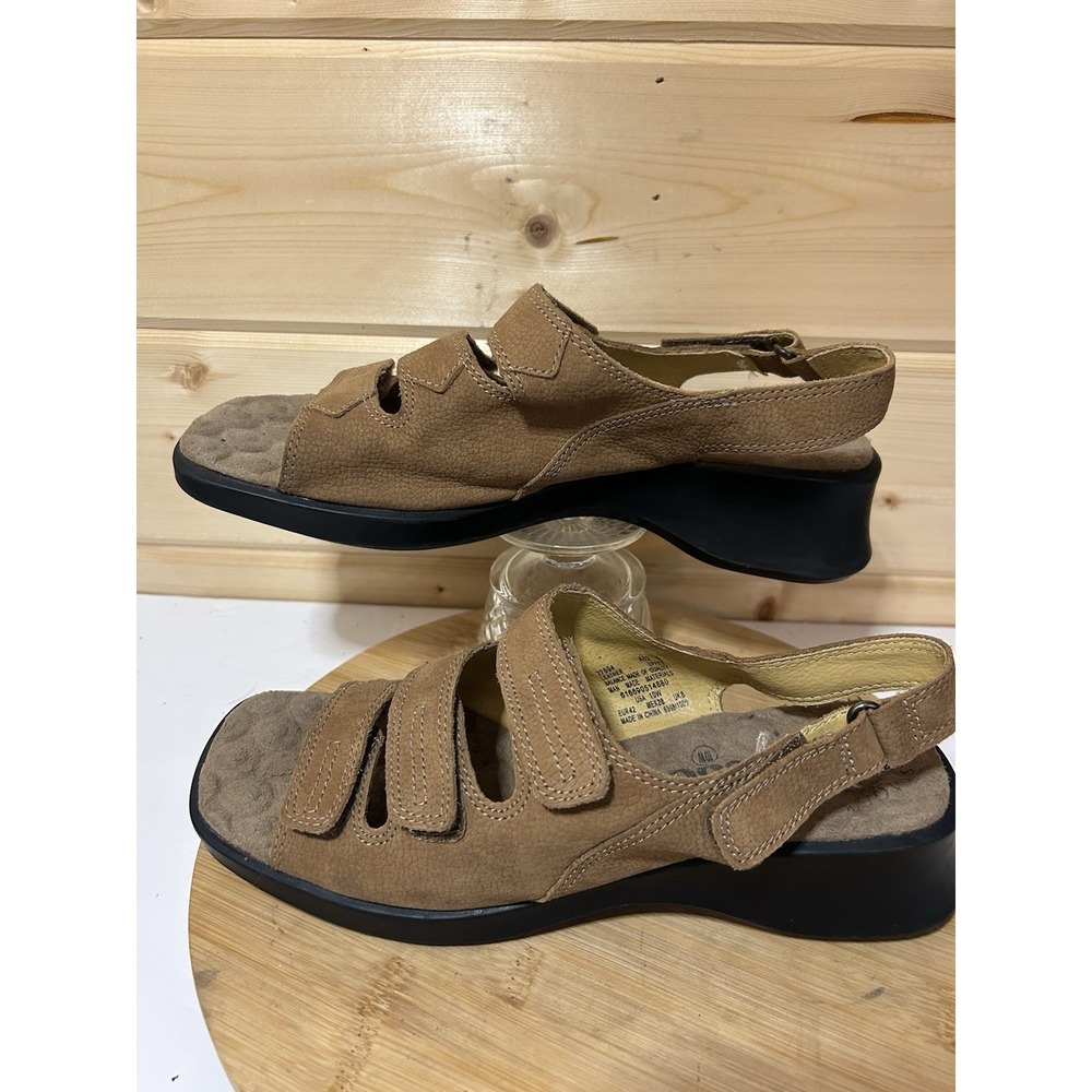 Cobbie Cuddlers Womens Size 10W Leather Brown Nubuck Sandals